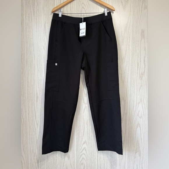 Figs Black Technical Collection Size Large Short NWT 2.0 CARGO PANTS - Picture 1 of 4